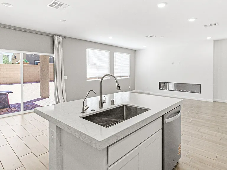 9915 Ruby Dome Ave — Photo 10