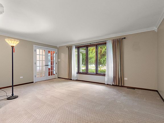 4th image of 8144 Bunker Dr