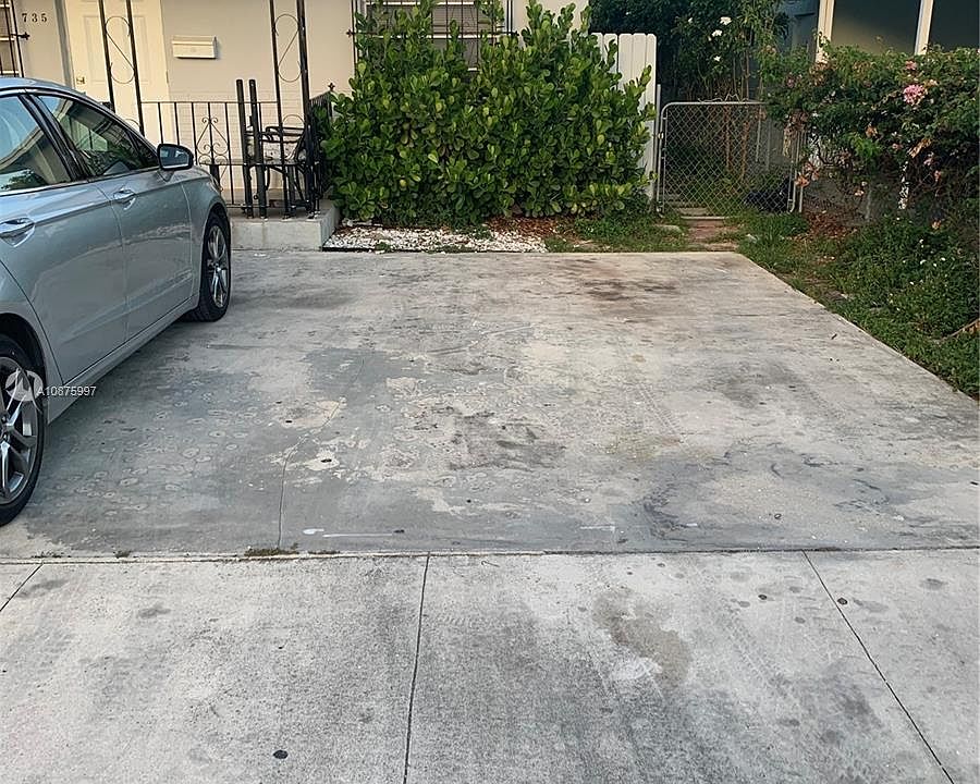 1st image of 735 NW 24th Ct Unit 1