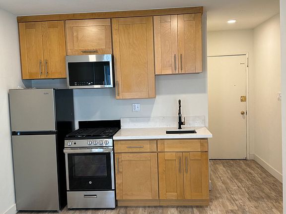 4th image of 3608 Keystone Ave #12-10