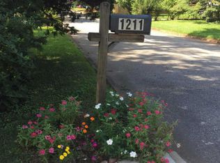 1211 Robinwood Rd, Decatur, GA 30033