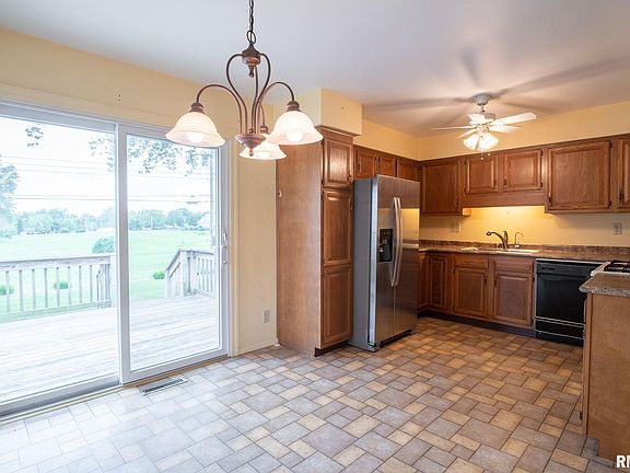 4th image of 2206 W Cindy Ln