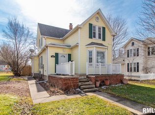 206 Peoria St, Washington, IL 61571