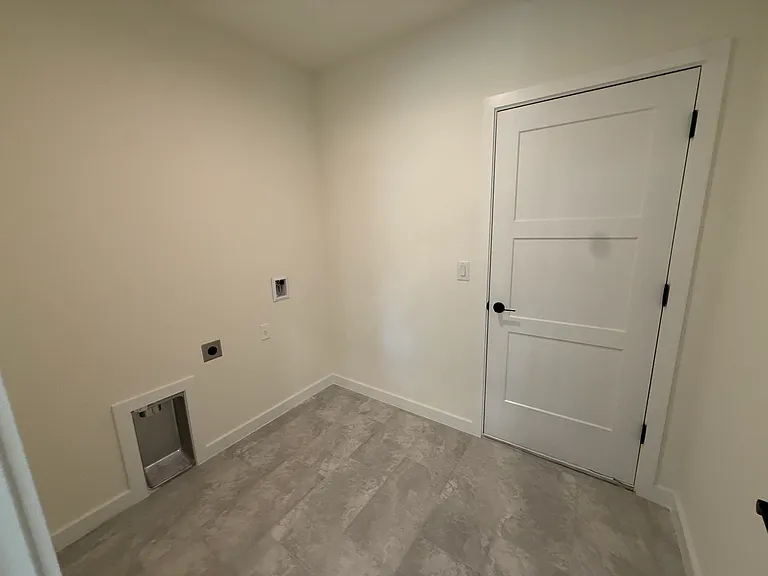 2646 Sadnet Ln — Photo 21
