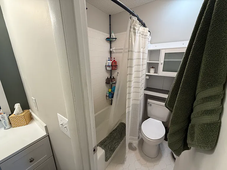 117 Crossbrook Dr — Photo 8