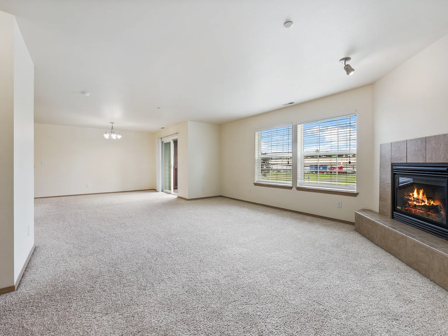 Sumner Square & Rainier View — Photo 3