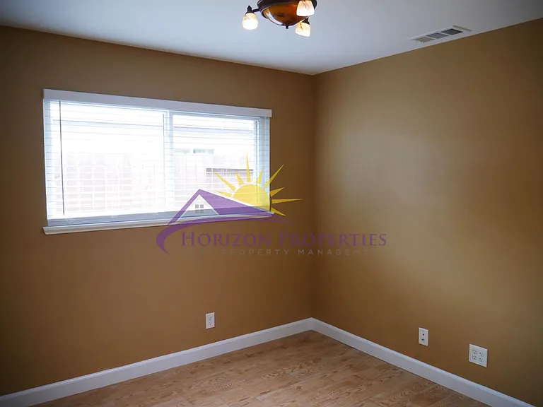 1405 Lisbon Ave — Photo 17