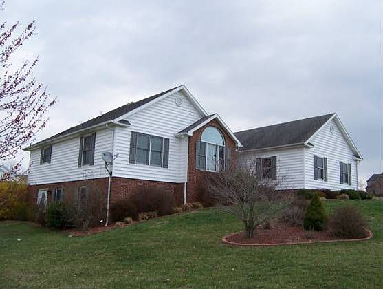 2nd image of 2010 Dunnington Ct