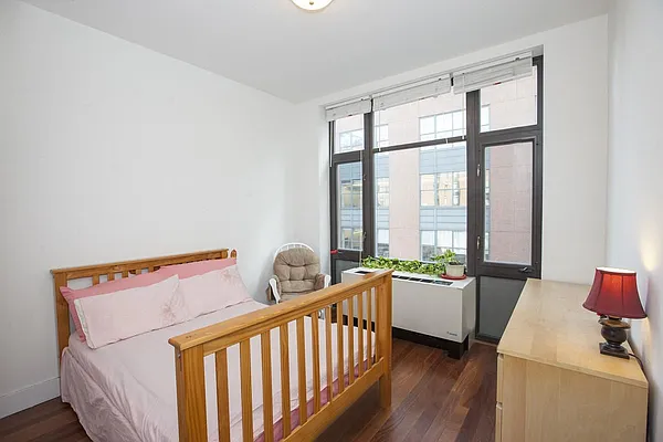 Rented by Space Marketing Shop | media 12