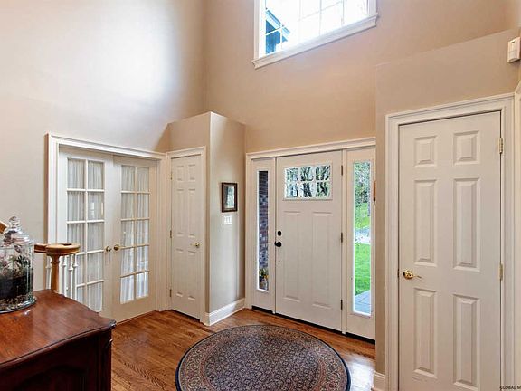 5th image of 34 Dublin Dr