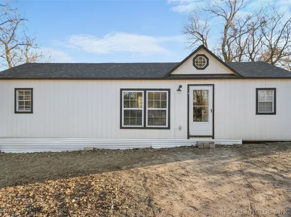 229 W Tower Rd, Ada, OK 74820