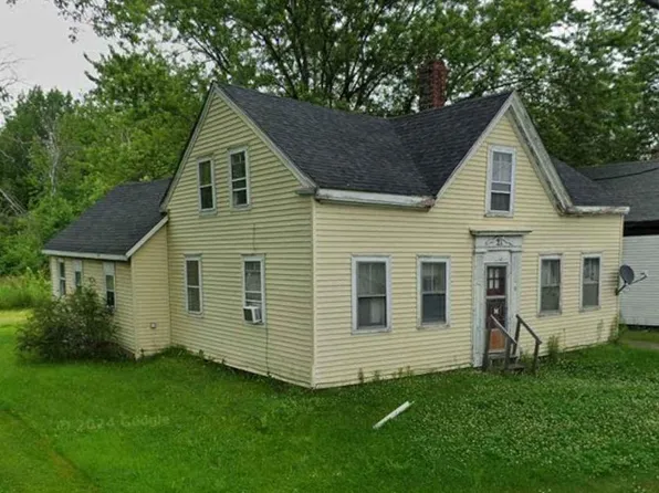 16 Western Ave, Hampden, ME 04444