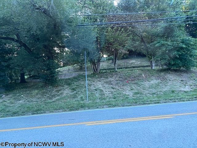 1st image of 1672 Milford St
