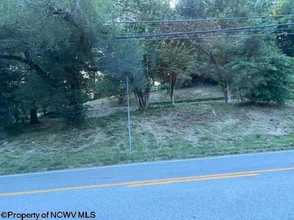1672 Milford St, Clarksburg, WV 26301