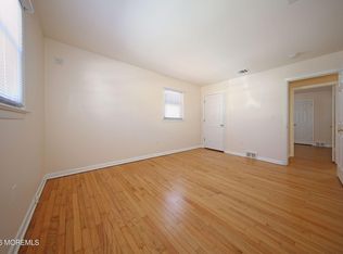 8 Viola Ave, Leonardo, NJ 07737