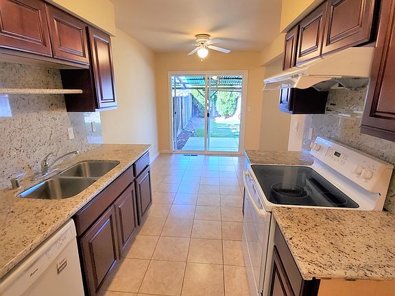 5th image of 399 Pinehurst Ave