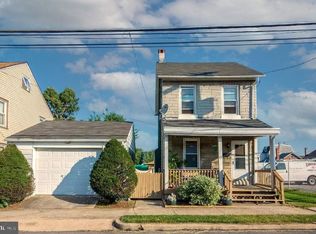 15 Upland Ave, Reading, PA 19611