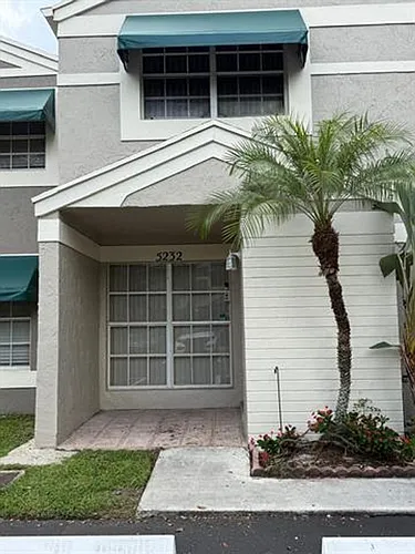 5232 SW 122nd Ter #Townhouse 5232 Photo 1