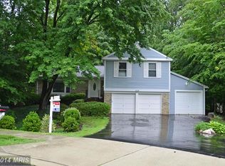 9112 Beachway Ln, Springfield, VA 22153