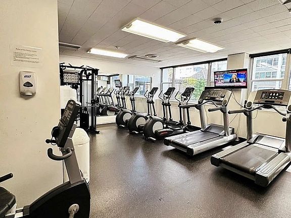 5th image of 4250 N Marine Dr #4250