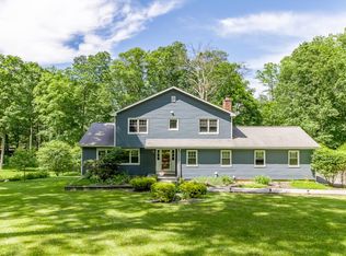 13 Raemont Rd, Granite Springs, NY 10527