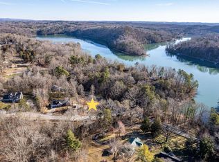 635 River Landing Dr, Soddy Daisy, TN 37379