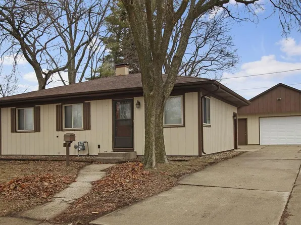 8515 17th AVENUE, Kenosha, WI 53143