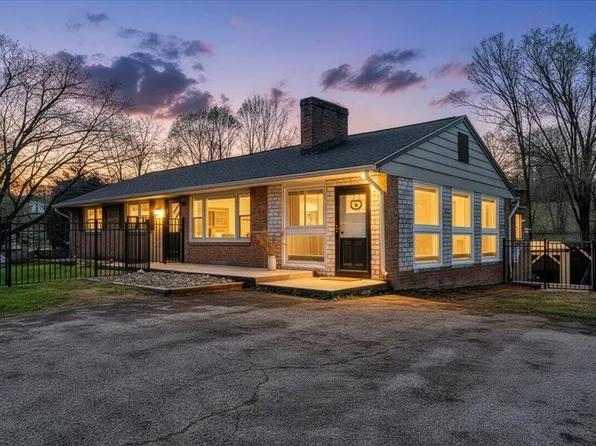 2129 Twelve Oclock Knob Rd, Salem, VA 24153
