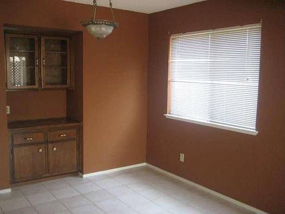 2nd image of 23 La Jacque Ct