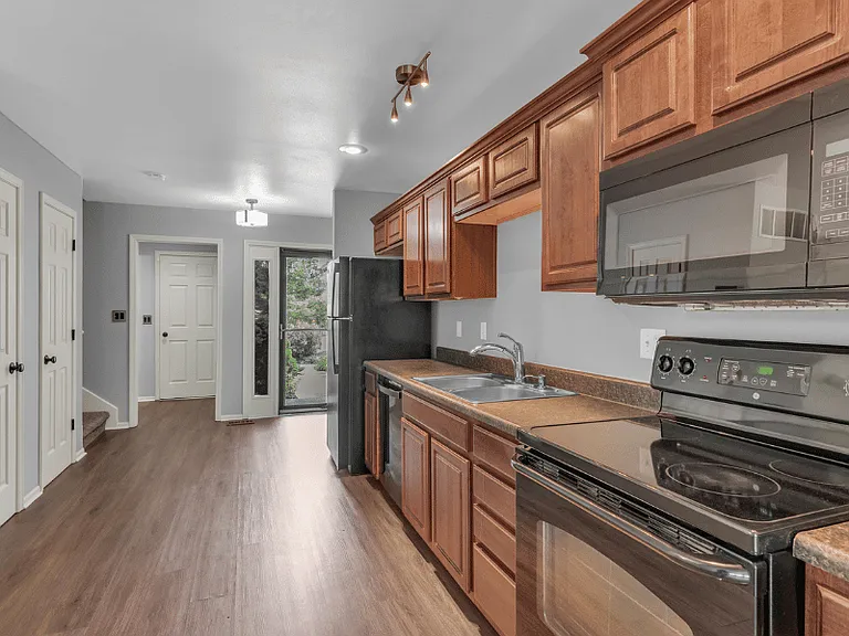 TH4 Kitchen