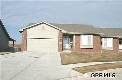 1st image of 5120 Lakecrest Cres