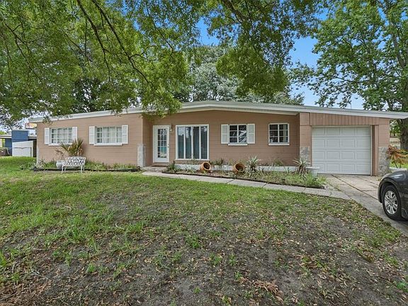 3rd image of 301 Verbena Dr