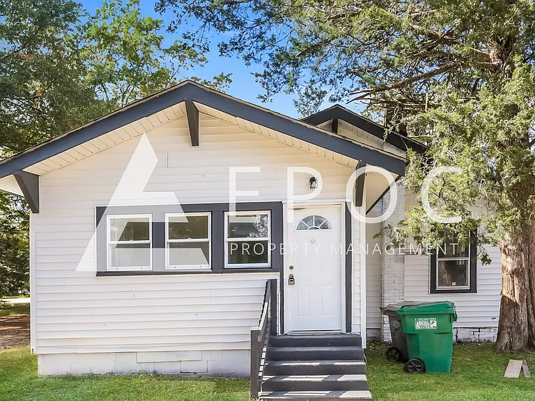 1010 Gordon St — Photo 14