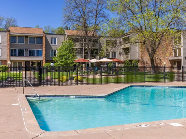 4045 Hodgson Rd APT 120, Shoreview, MN 55126