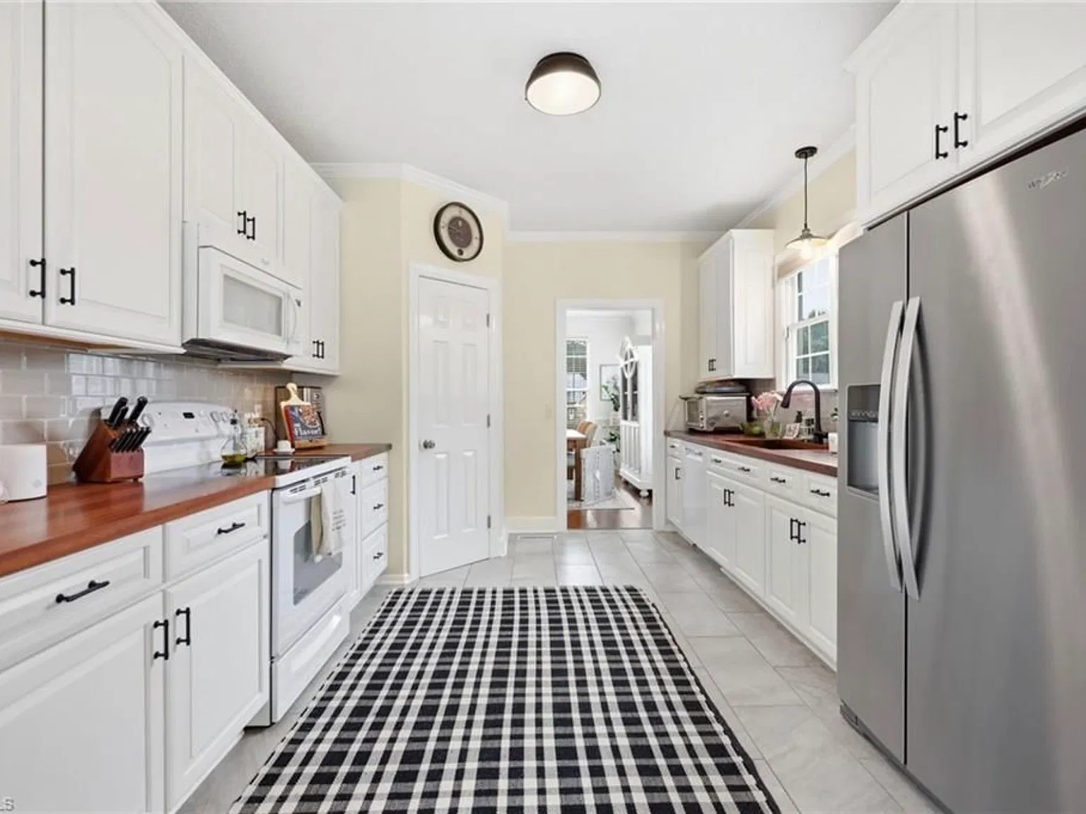 3 bed, 2.5 bath, 2746 sqft, $2,650 — Photo 4