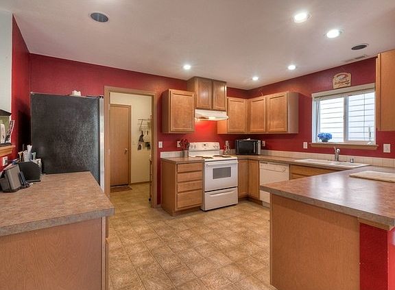 5th image of 18522 SE 240th Pl