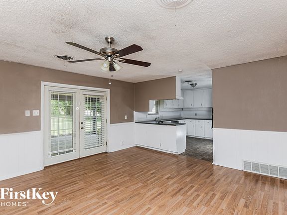 4th image of 711 Cozby St N