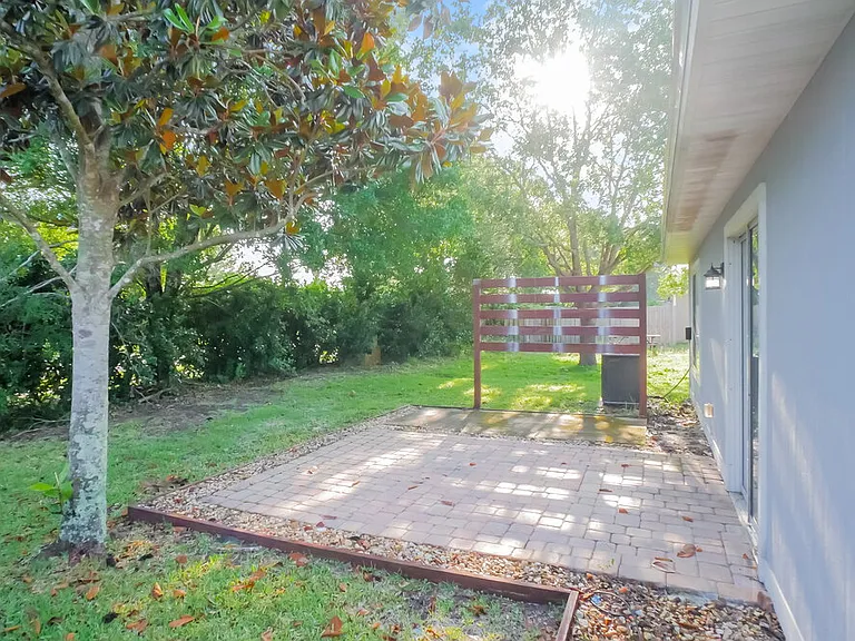 708 Wynfield Cir — Photo 16