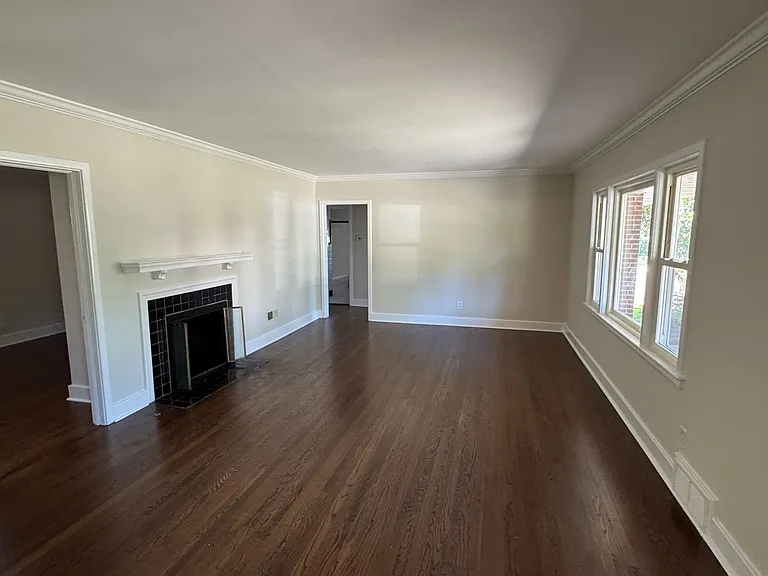 521 Vista Dr — Photo 2