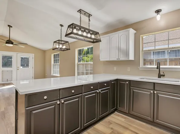 3179 Chestnut St, Crestview, FL 32539