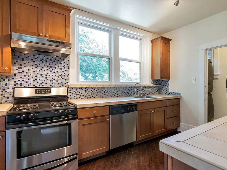 1415 Steele St #401 — Photo 2