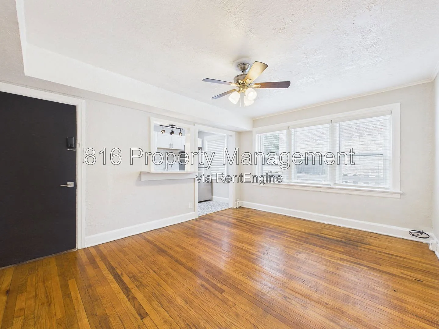 1 bed, 1.0 bath, 750 sqft, $900 — Photo 2