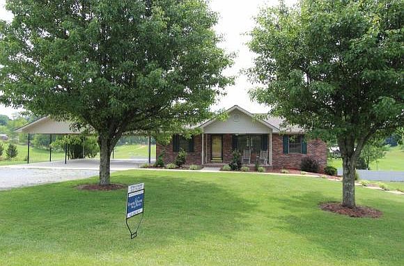 1st image of 213 Vines Dr