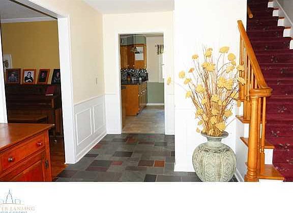 3rd image of 5898 Blythefield Dr