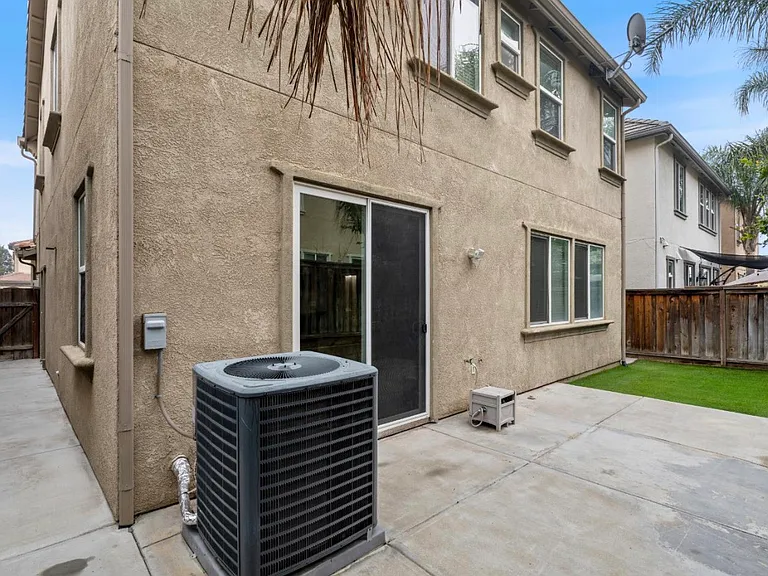 274 Crescent Moon Dr — Photo 18