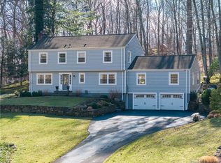 104 Laurel Ledge Rd, Stamford, CT 06903