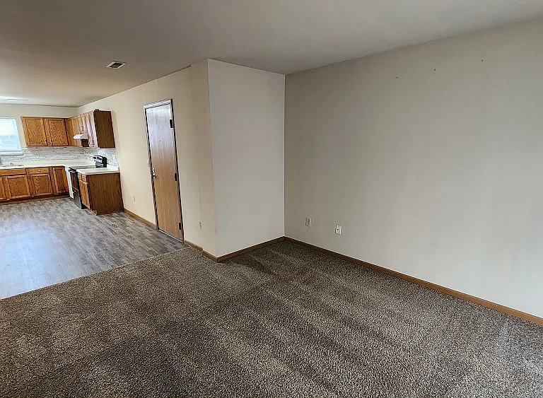 2 bed, 1.0 bath, $1,135 — Photo 11