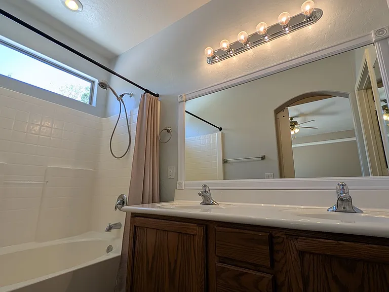 4236 E Oxford Ln — Photo 20