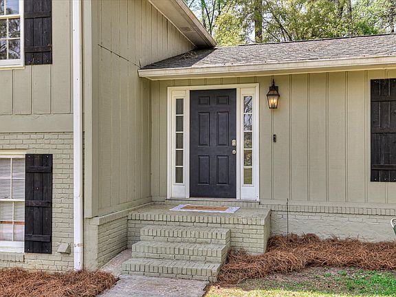 4th image of 301 Spring Valley Road