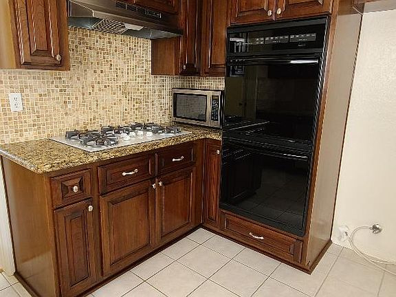 4th image of 2314 Clark Ln